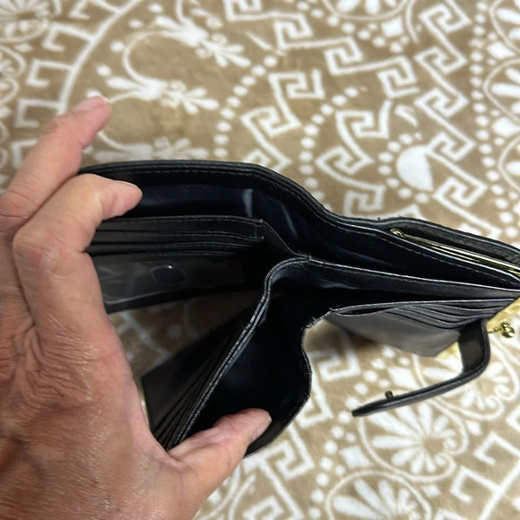 Buxton Top Grain Cowhide Black Women's Wallet Clutch Kiss Lock - Picture 6 of 8